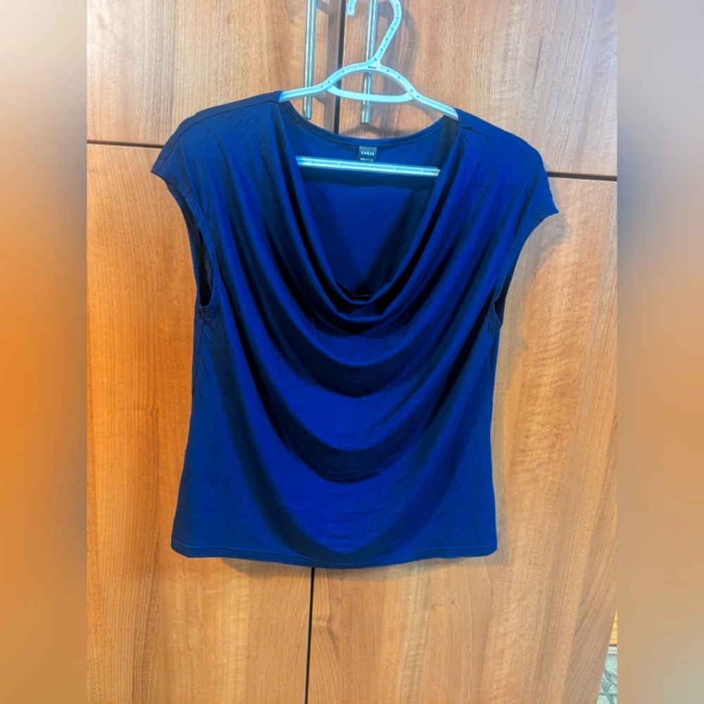 Shein Clasi Draped Collar Batwing Sleeve Tee
